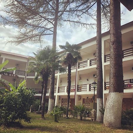Heliopark Gora Bagrata Hotel Suhumi Exterior foto