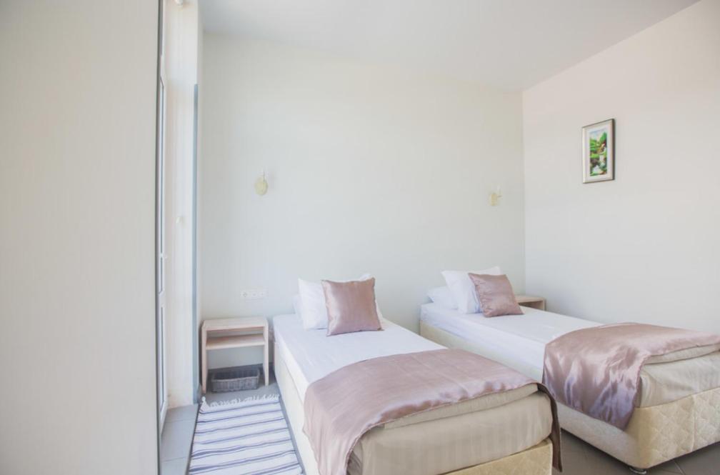Heliopark Gora Bagrata Hotel Suhumi Exterior foto