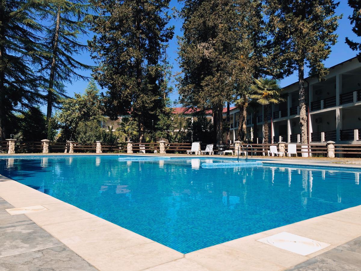 Heliopark Gora Bagrata Hotel Suhumi Exterior foto