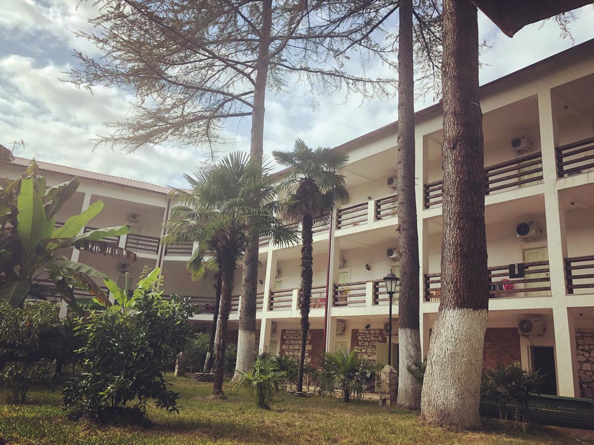 Heliopark Gora Bagrata Hotel Suhumi Exterior foto