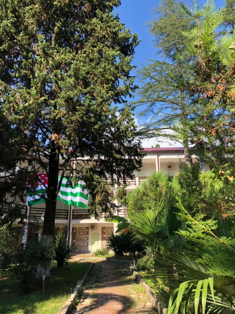 Heliopark Gora Bagrata Hotel Suhumi Exterior foto